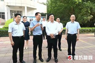 勇士众将穿搭：库里针织衫清爽干练 波姐穆迪钟爱摇粒绒外套